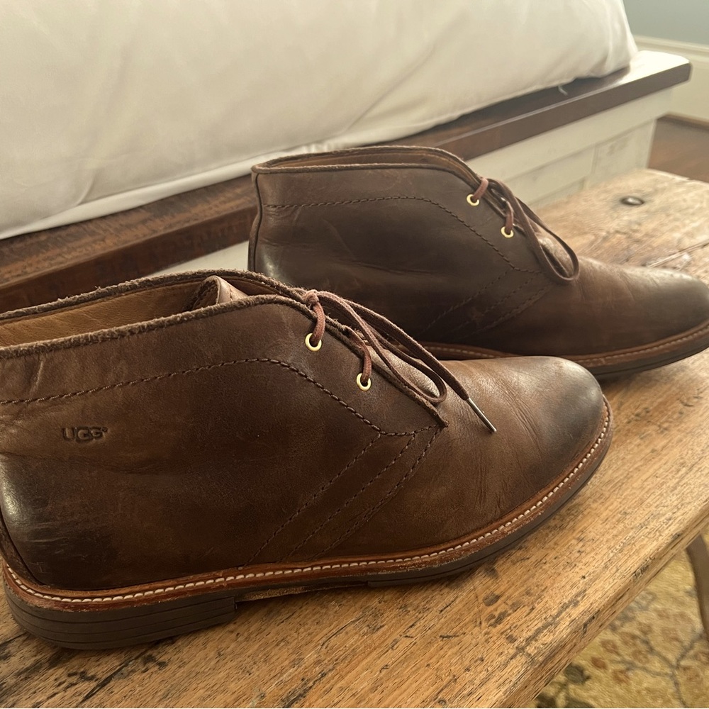 Men’s Ugg Brown Lace Up Shoes 9.5